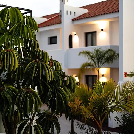 Costa Adeje Garden Aparthotel 3*